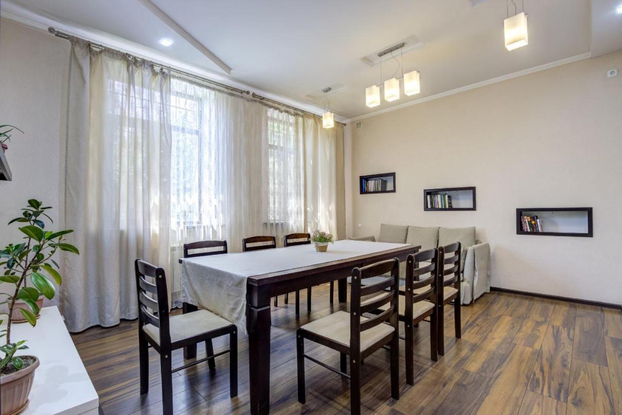 Opera Bed&Breakfast Бишкек Экстерьер фото